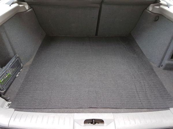 Halksäker anti-slip matta till bagagerum - 100x100cm
